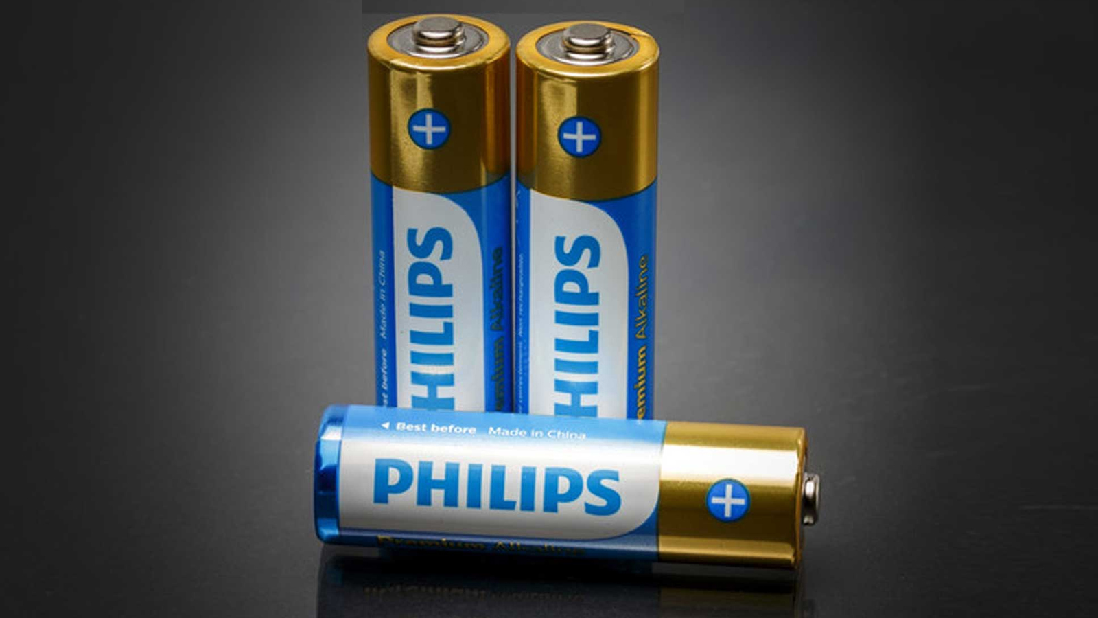 آلت: راهنمای خرید باتری نیم‌ قلمی فیلیپس مدل PREMIUM بسته‌ 4 عددی