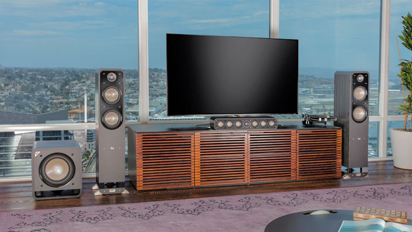 اسپیکر خانگی برای سیستم&zwnj;های صوتی و سرگرمی