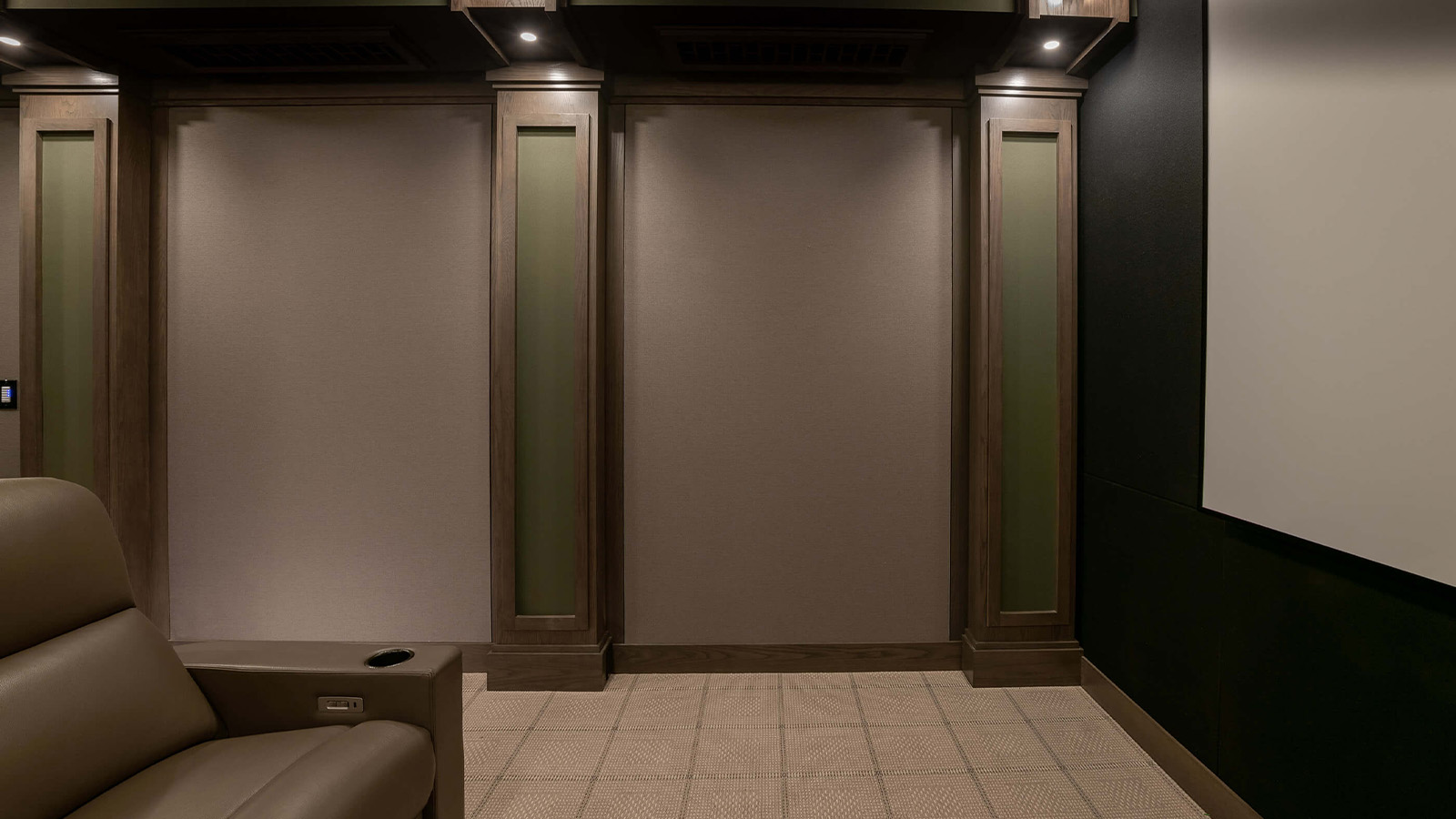 مقایسه اسپیکرهای سقفی و ستونی