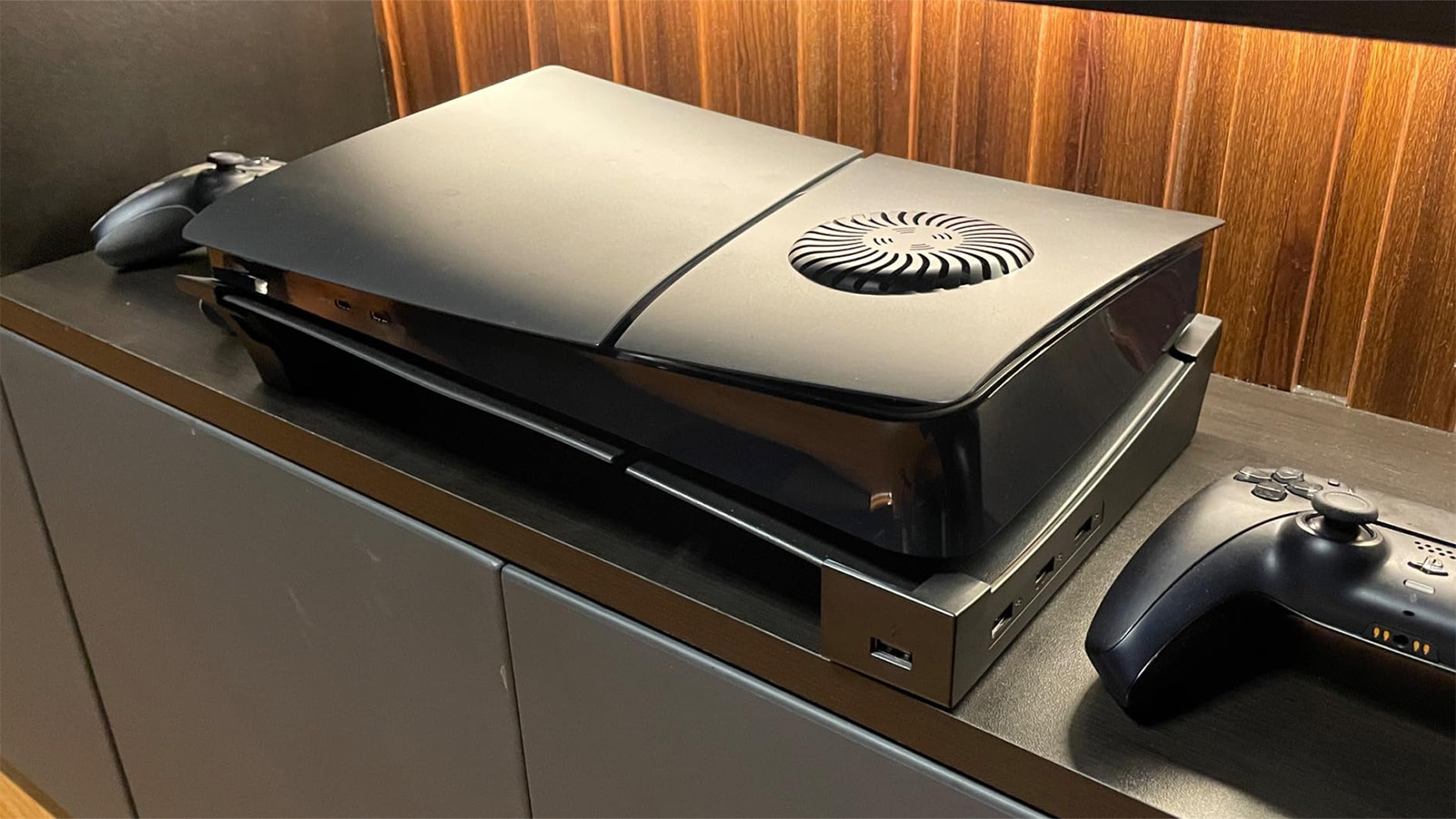 پایههای کنسولهای بازی برای نصب راحت و فضای مرتب