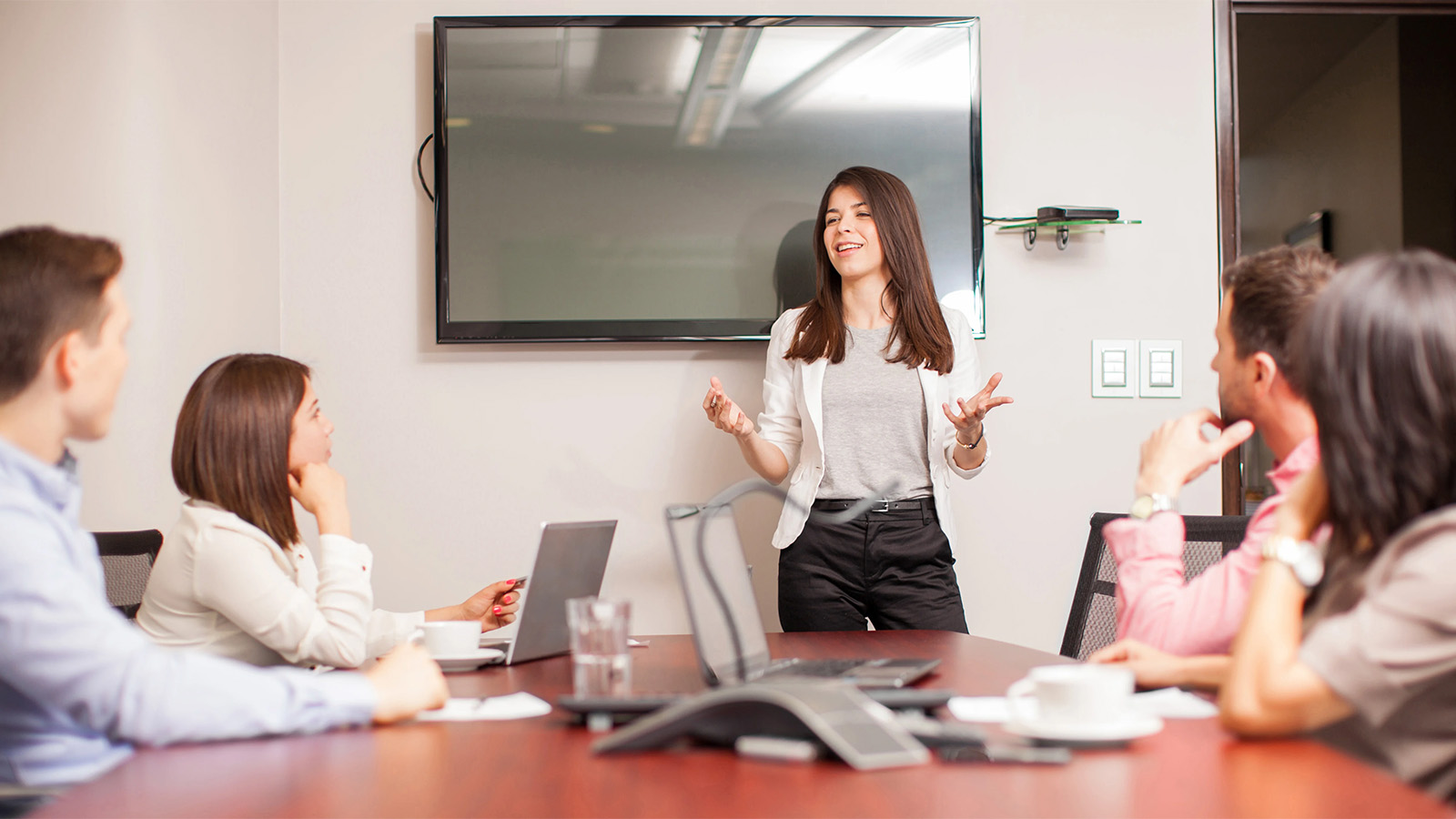 پرزنتر برای ارائه&zwnj;های حرفه&zwnj;ای در کنفرانس&zwnj;ها و جلسات