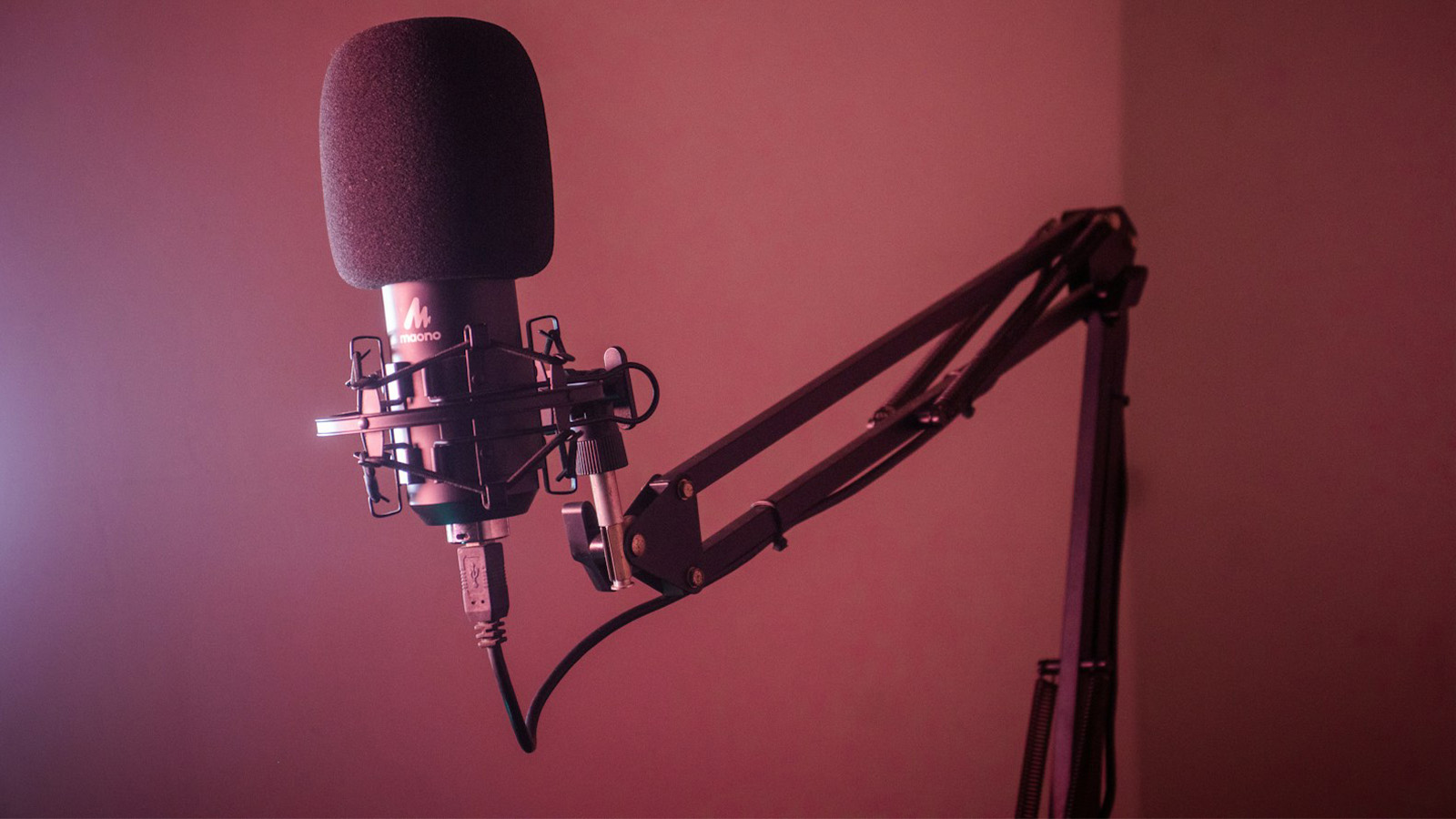 پایه میکروفون مناسب برای استودیوی خانگی