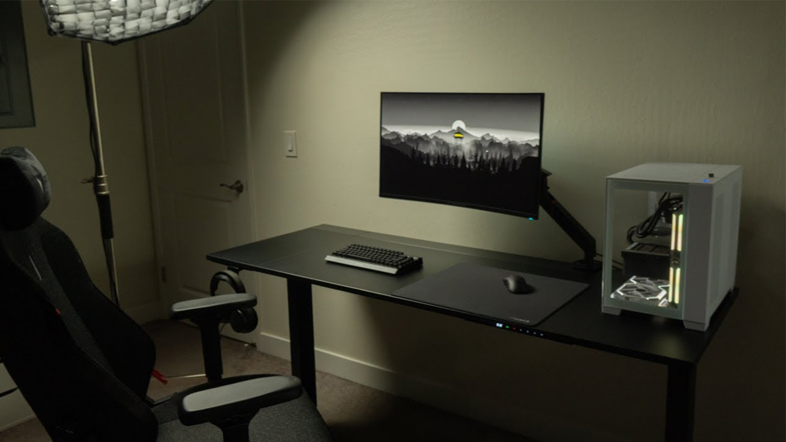 انتخاب میز مناسب گیمینگ یا اداری