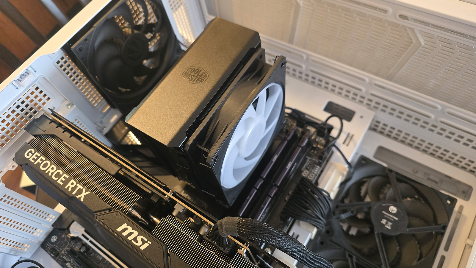 فنهای خنککننده برای کاهش دمای سیستمهای گیمینگ